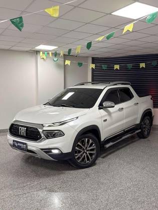 FIAT TORO 2.0 16V TURBO DIESEL RANCH 4WD AT9 FIAT TORO 2.0 16V TURBO DIESEL RANCH 4WD AT9